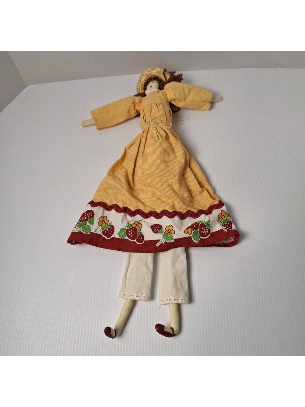 VINTAGE 2003 TENDER HEART TREASURES HANDMADE FOLK ART DOLL FABRIC YELLOW DRESS